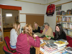 žákyně ze ŽŠ Bělá pod Bezdězem s Hertou Keltošovou